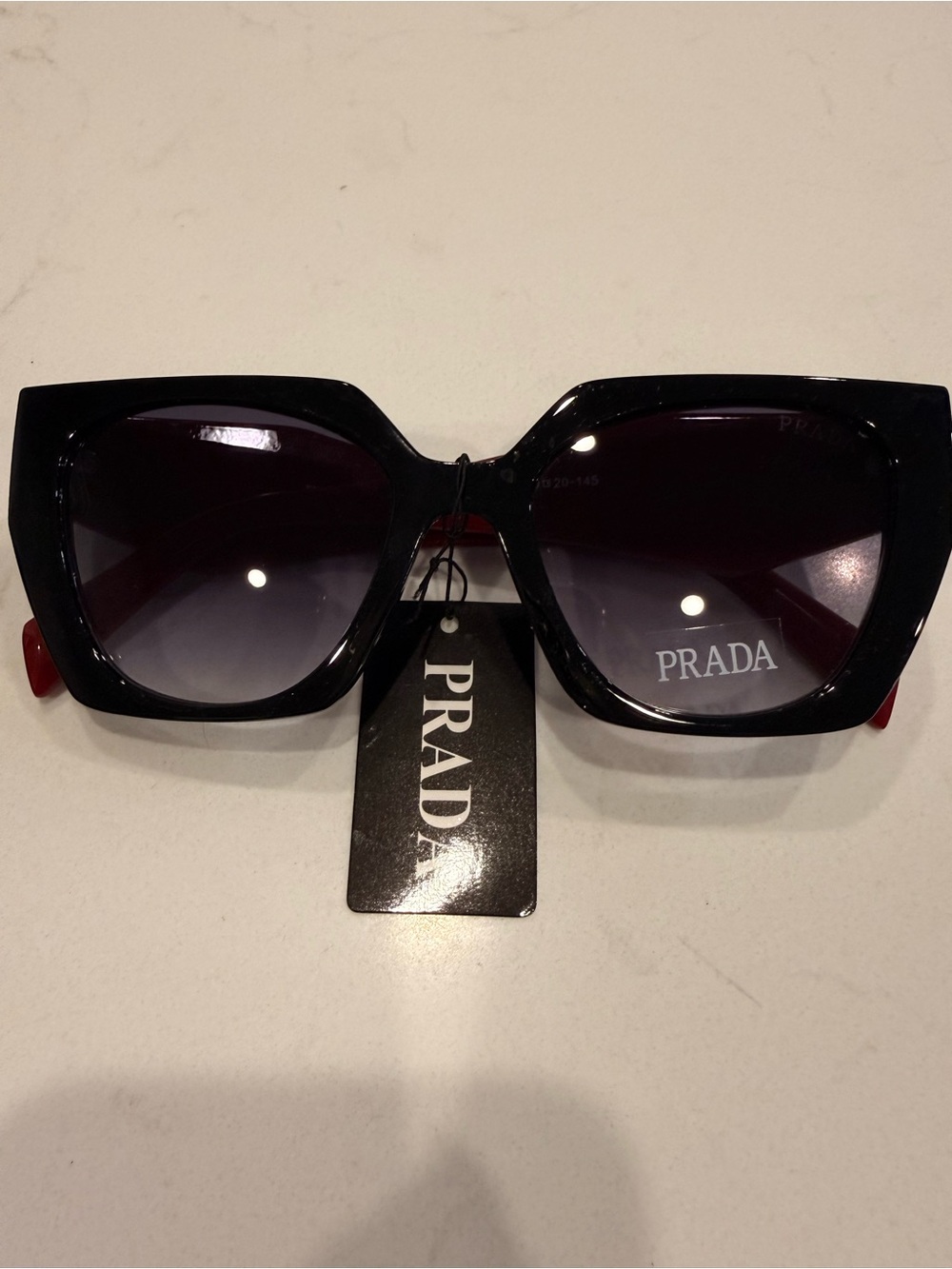 NWT Designer Inspired Oversized Sunglasses - Picture 2 of 6